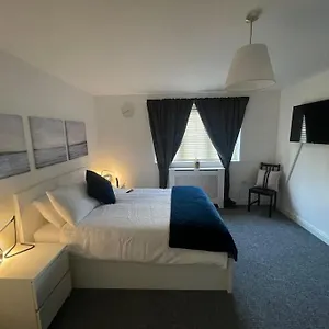 Flamingo Woolwich Free Parking And Wi-fi Apartment